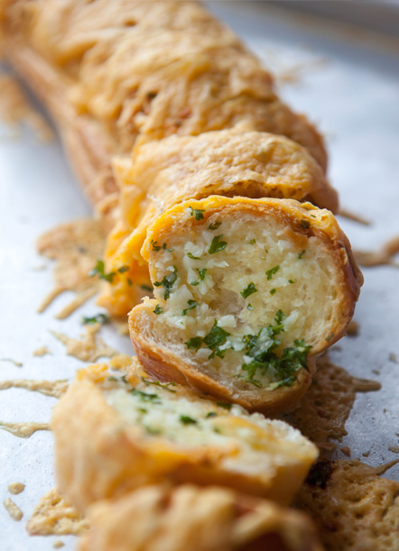 Cheesy-Garlic-Bread-Recipe
