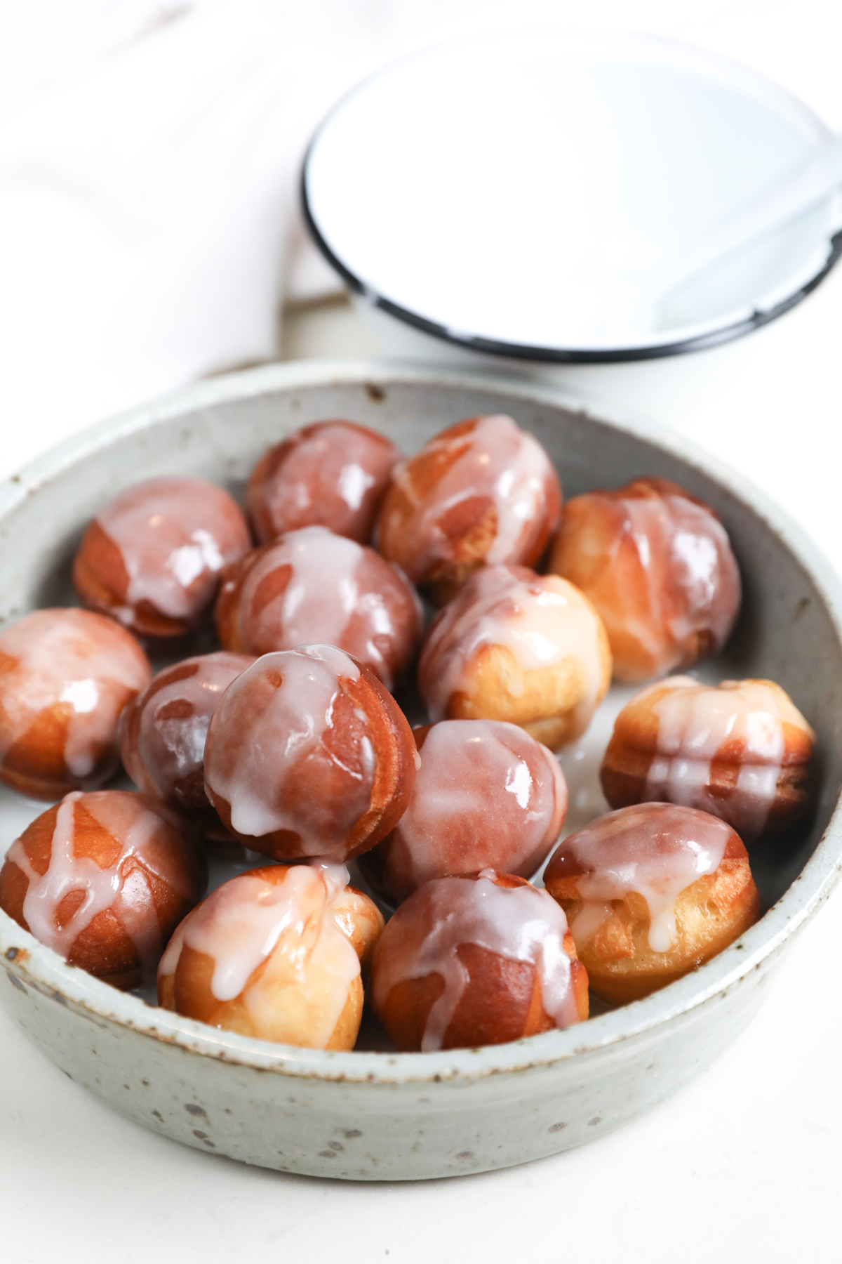 donuts with glace icing
