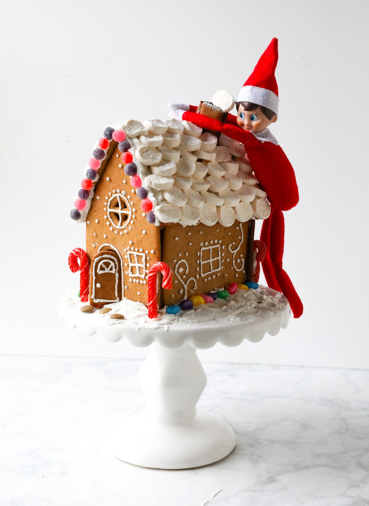 Make the perfect Gingerbread Houses with our Holiday Bakeware Collection