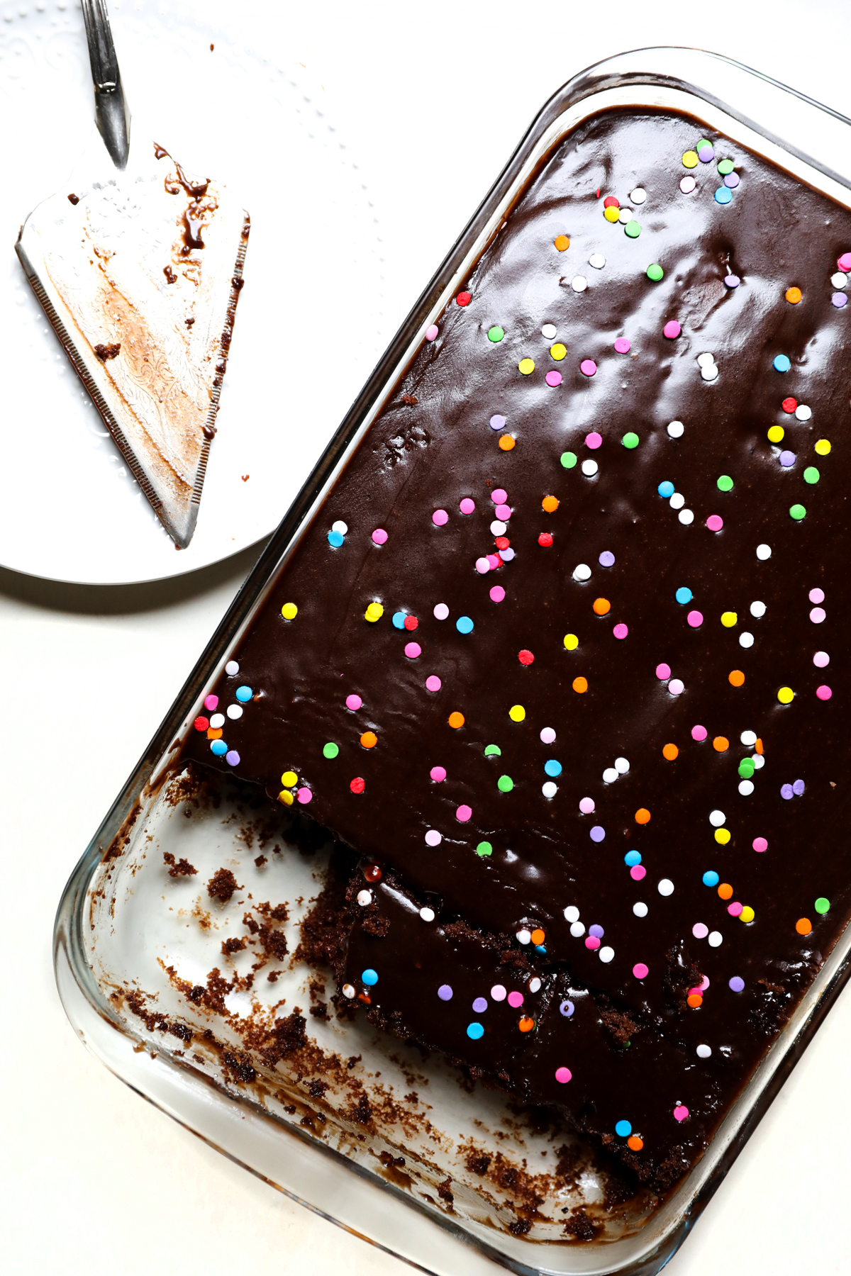 chocolate cake slices